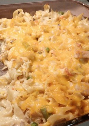 A picture of Hearty Chicken & Noodle Casserole.