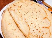 Una foto de masa de crepes muy fácil