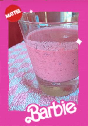 Una foto de Smoothie de Barbie de frutos rojos