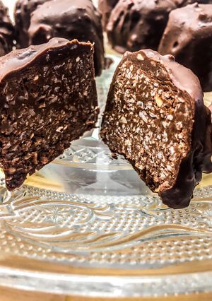 Une photo de Rochers chocolat et noix de coco râpée