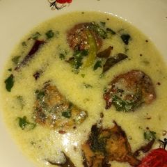 A picture of Palak kofta kadhi.