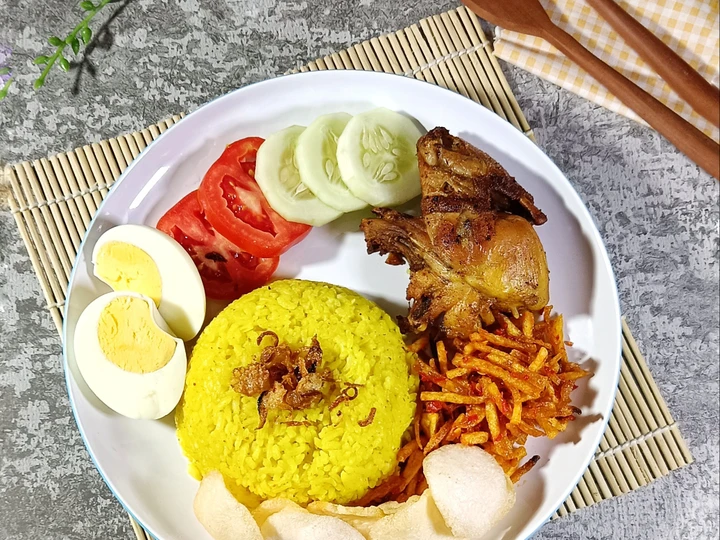 Cara Simple Membikin Resep  Nasi Kuning Super Praktis yang Lezat Sekali, Menggugah Selera