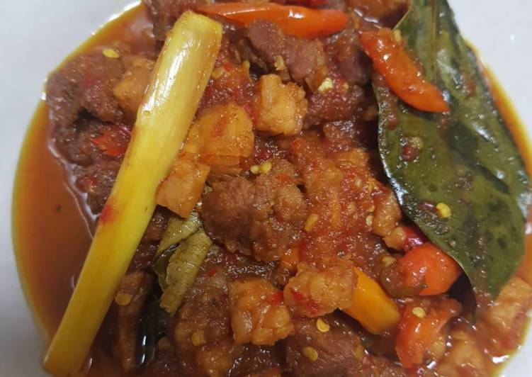 Bahan Menyiapkan Oseng Mercon Tetelan dan Tempe yang nikmat