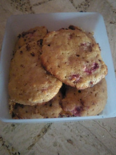 Una foto de Galleta fresa y coco Keto