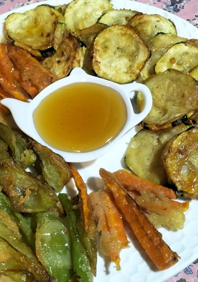 Una foto de Verduras en tempura con miel