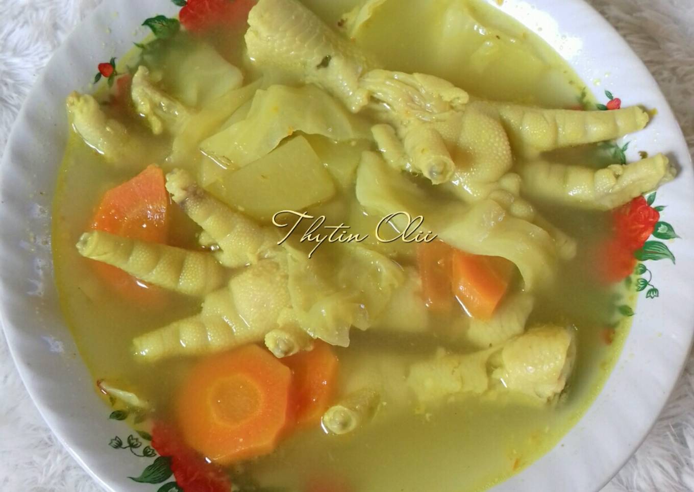 Sop Ceker Bumbu Kuning