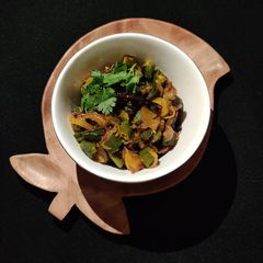 A picture of Methi bhindi.