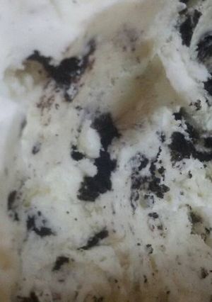 Una foto de HELADO DE OREO 😍💜Fácil