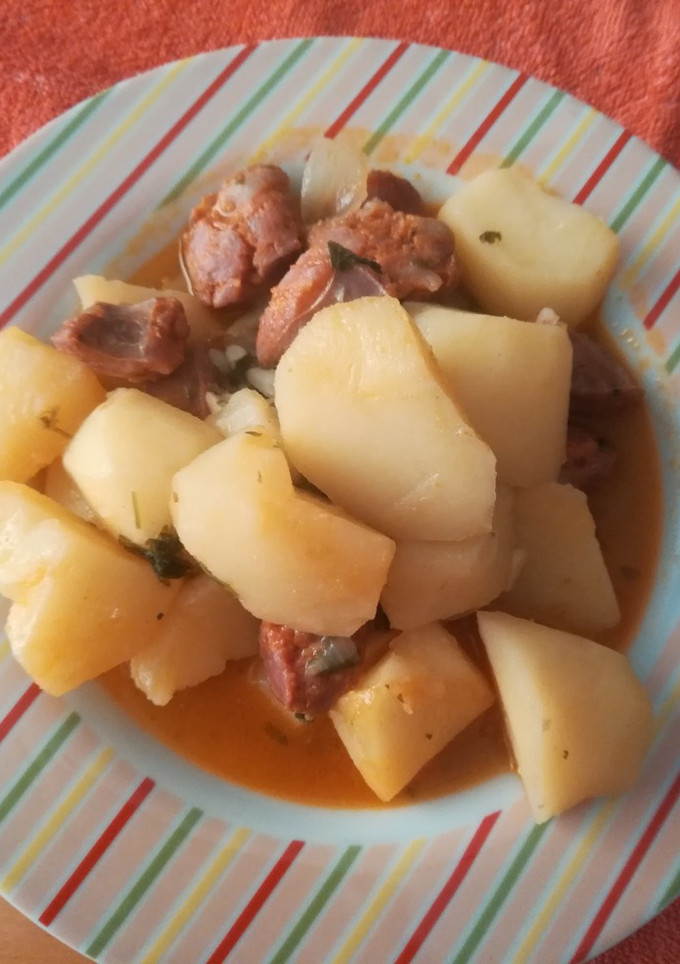 Una foto de Patatas con chorizo