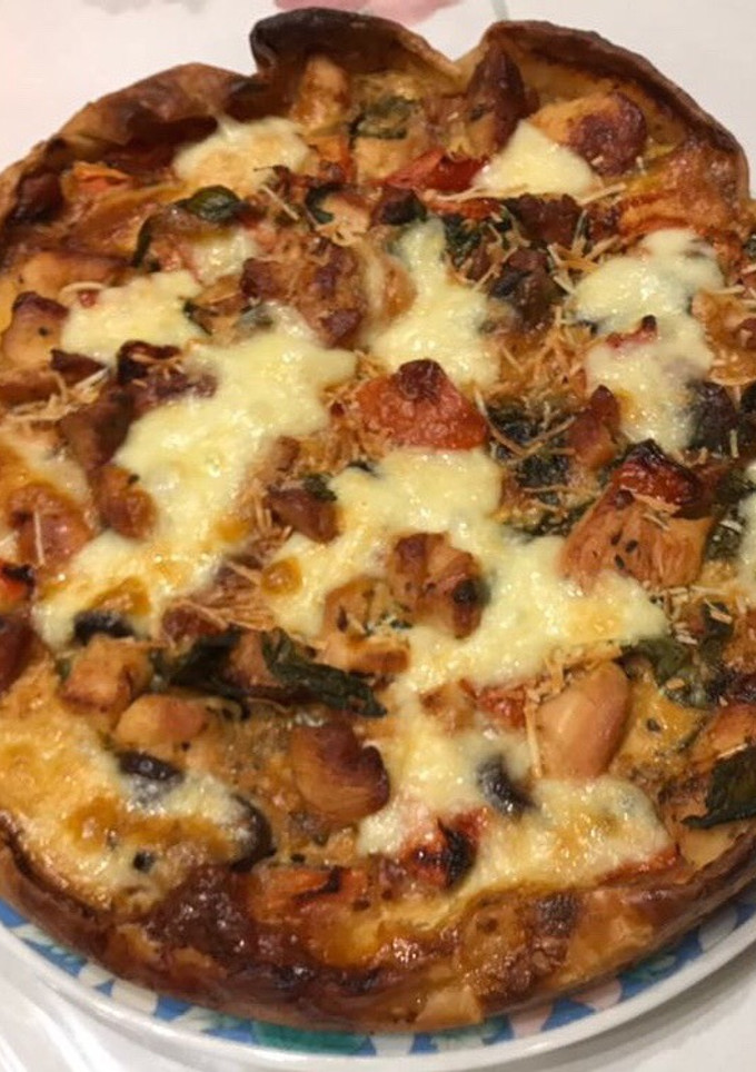 Una foto de Tarta caprese con pollo 🍗 fácil y rápida!