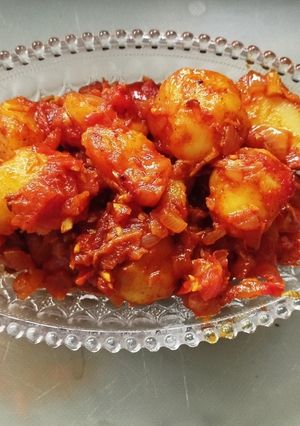 A picture of Lasaniya batata, kathiyawad special.