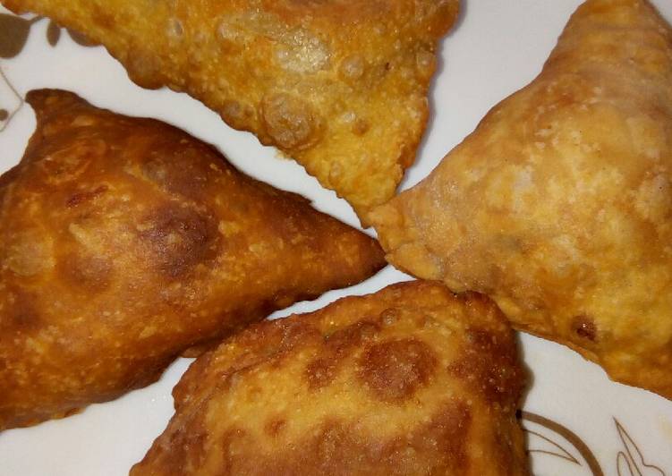 Crunchy samosa with a twist