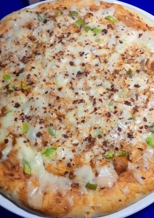 A picture of Chicken BBQ Pizza.