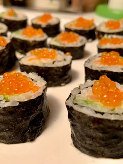 Una foto de Makis de Atún y Salmón