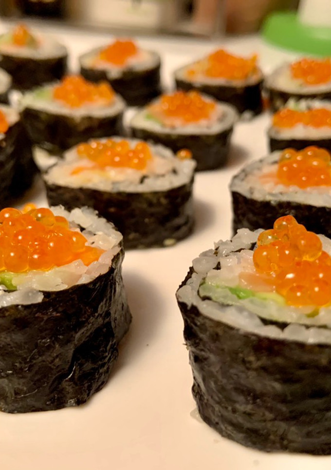 Una foto de Makis de Atún y Salmón