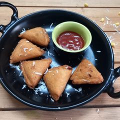 A picture of Cheese Corn Samosa.