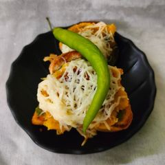 A picture of Vada pav bruschetta.