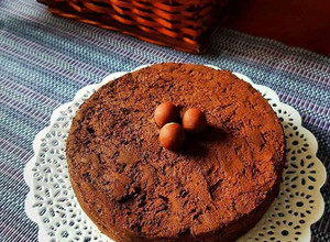 Una foto de Torta de zanahoria y banano con cobertura de chocolate