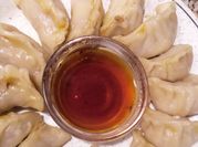 Una foto de masa gyozas