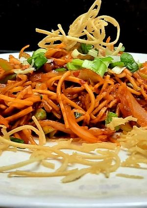 ચાઇનીઝ ભેળ (Chinese bhel recipe in Gujarati) રેસીપી મુખ્ય ફોટો
