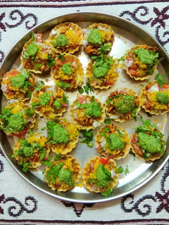 બાસ્કેટ ચાટ (Basket Chaat Recipe In Gujarati) રેસીપી મુખ્ય ફોટો