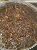 Arroz negro con chirlas y chipirones