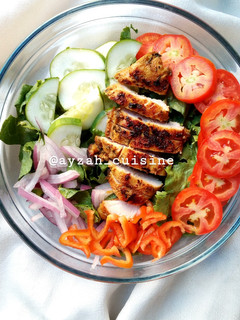 A picture of Chicken salad.
