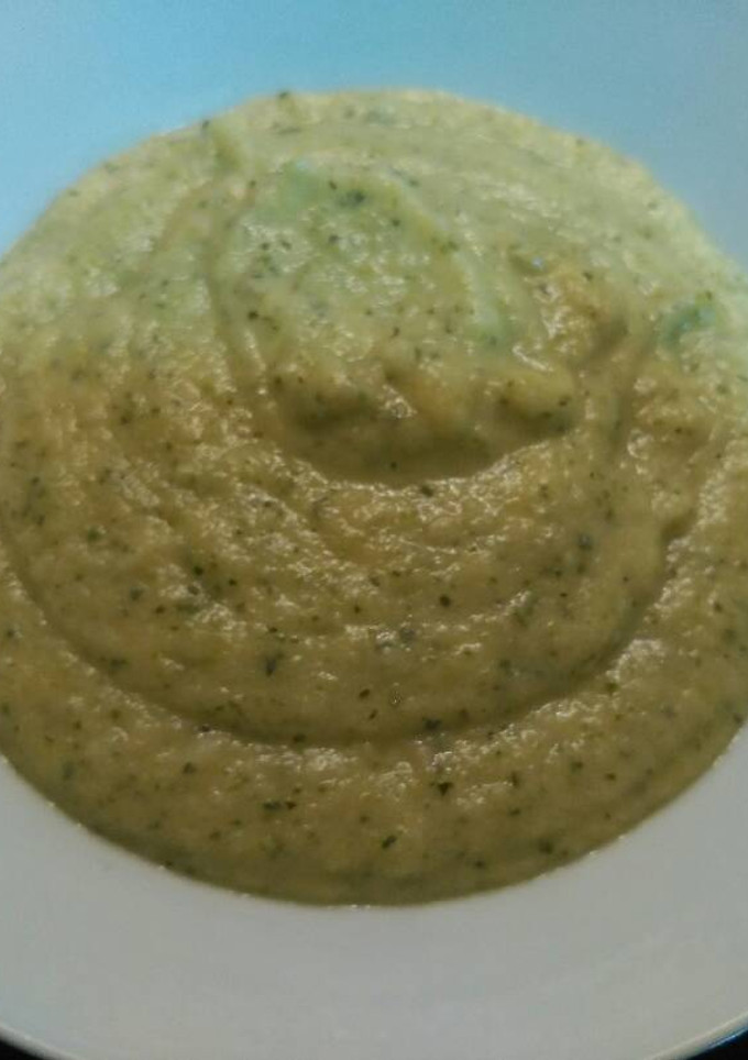 Una foto de Crema de calabacín con verduras