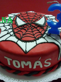 Una foto de Torta el hombre araña cumpleaños de Tomás