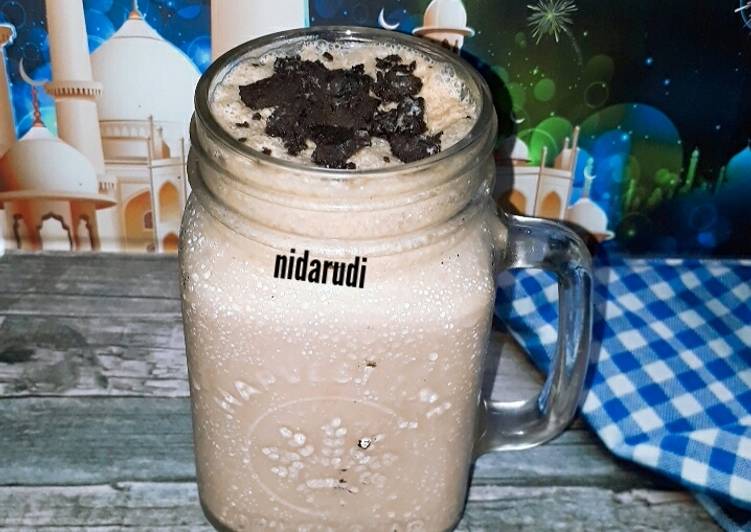 Smoothies Selai Kacang Coklat dan Oat