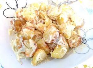 Una foto de Patatas con ajonesa en freidora de aire