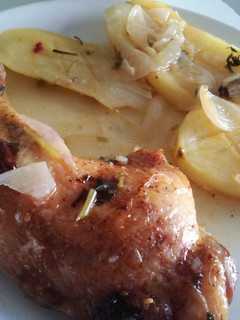 Una foto de Pollo asado con patatas