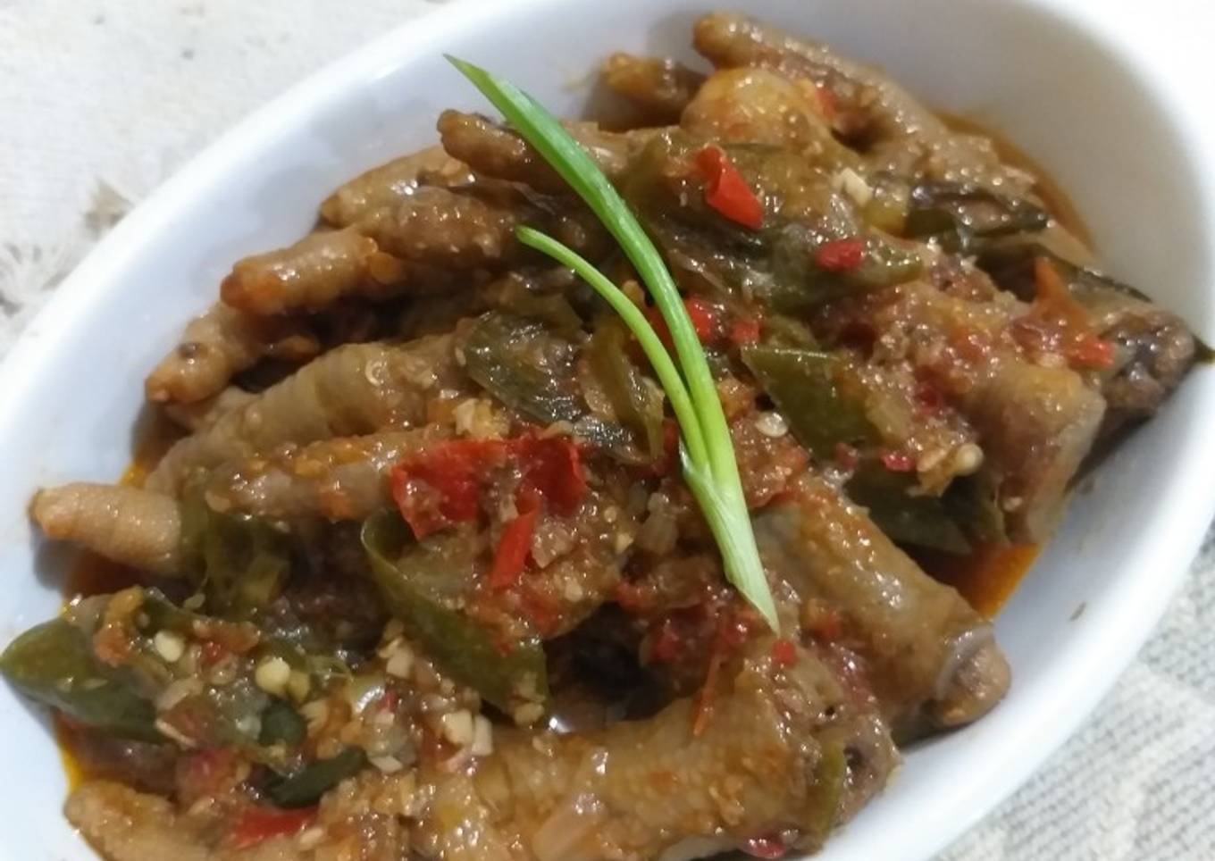 Ceker pedas manis