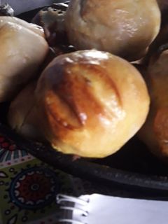 Una foto de Pan casero dulce y relleno receta de Mamá 😍