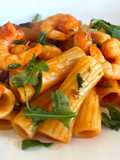Rigatoni con Code di Mazzancolle, Pomodorini Freschi e Rucola