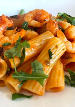 Foto di Rigatoni con Code di Mazzancolle, Pomodorini Freschi e Rucola