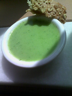 Una foto de Gazpacho de espinacas y manzana