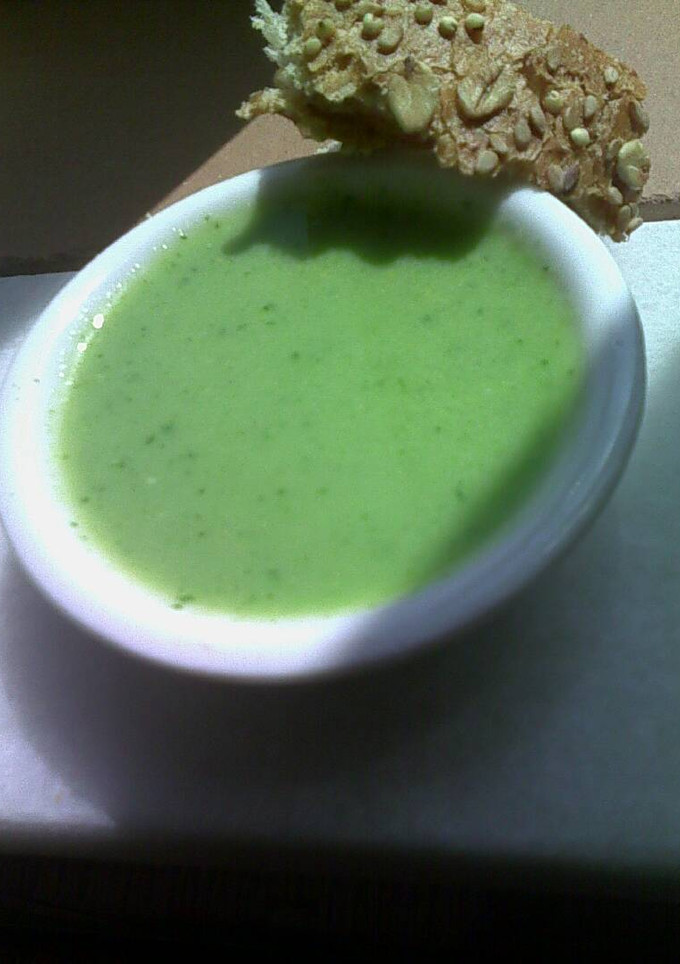Una foto de Gazpacho de espinacas y manzana