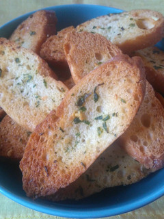 Una foto de 🥖Pan de ajo fácil 🥖