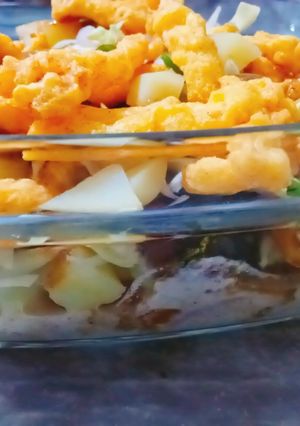 A picture of Khatti meethi kurkury ki chaat.