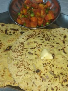 मिस्सी रोटी (Missi roti recipe in hindi) रेसिपी मुख्य फोटो