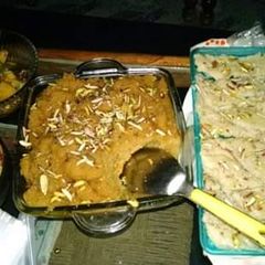 A picture of Sooji ka halwa.