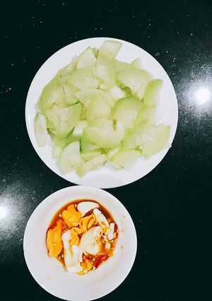 Hình của món Mướp luộc chấm mắm trứng.