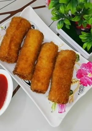 A picture of Chicken tikka bread roll.
