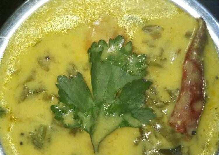 Recipe of Award-winning Spinach Kadhi…with pakoda