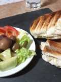 Panini poulet fromage accompagné de salade composée 🍴