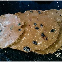 A picture of Wheat flour papri / chikki.
