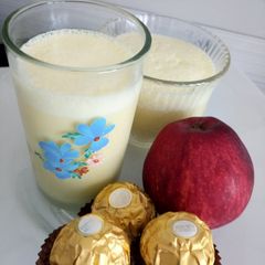 A picture of Apple Milk Shake.