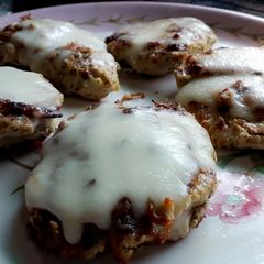 A picture of Chicken Cheeza.