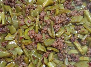 Una foto de Chorizo con nopales